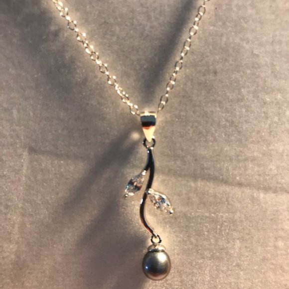 Vantel Pearls Necklaces - Picture 4 of 16